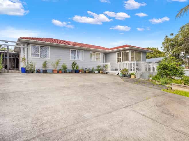 50 McKinstry Avenue, Mangere East