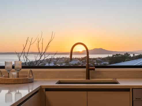 437 East Coast Road, Mairangi Bay