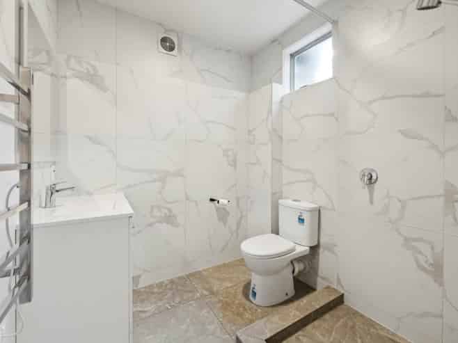 1/2 Karapiti Place, Glen Eden