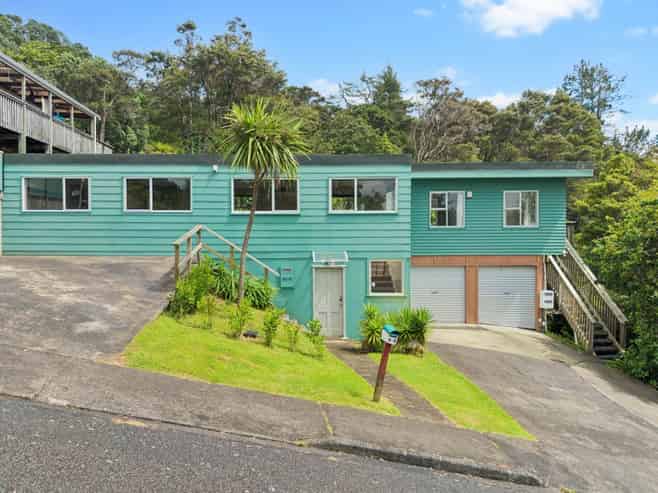 1/2 Karapiti Place, Glen Eden