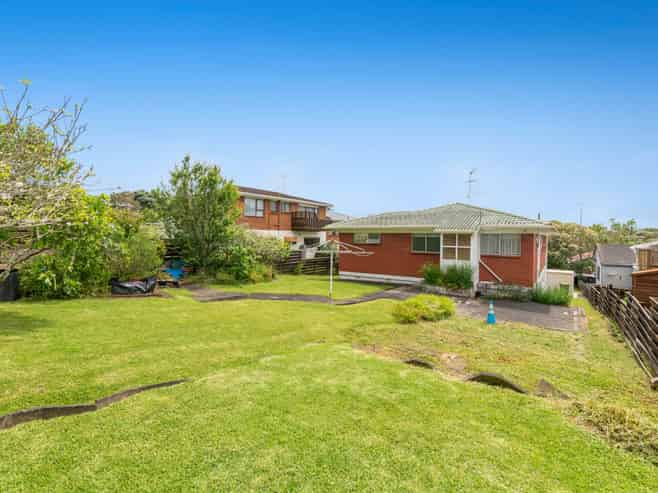 11 Red Beach Road, Red Beach