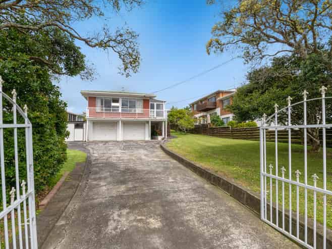 11 Red Beach Road, Red Beach