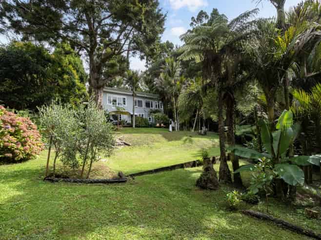 11 Tawini Road, Titirangi