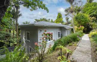 11 Tawini Road, Titirangi