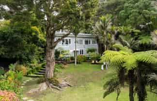 11 Tawini Road, Titirangi