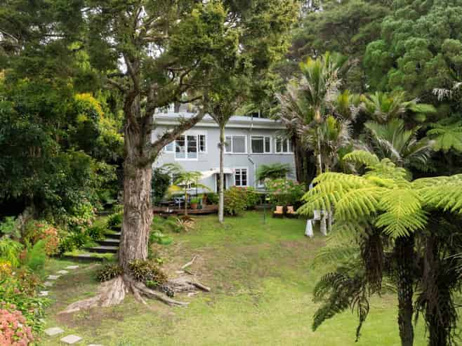 11 Tawini Road, Titirangi