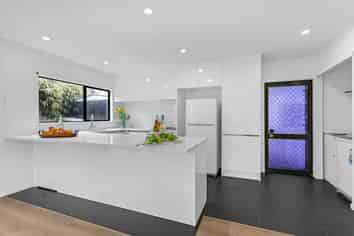 8 Caspian Close, New Lynn