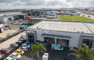Drive-Through Warehouse in Prime Wiri Location