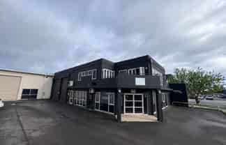 Showroom plus warehouse