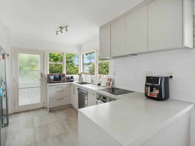 18 Angelo Avenue, Howick