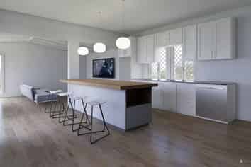 989 Colombo Street, Saint Albans