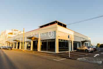 ICONIC MOUNT EDEN RETAIL SPACE - 48 CAR PARKS