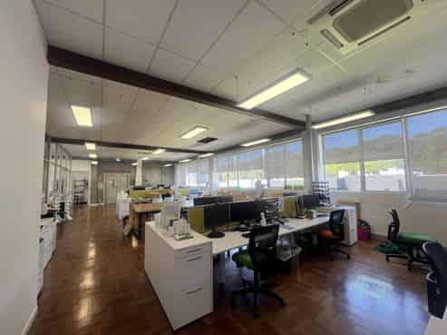 Mount Cook office with 7 carparks!