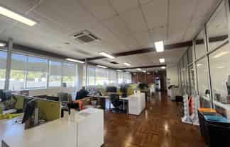 Mount Cook office with 7 carparks!