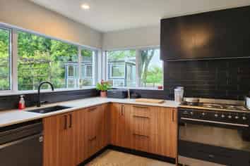 12b Kororako Grove, Whalers Gate