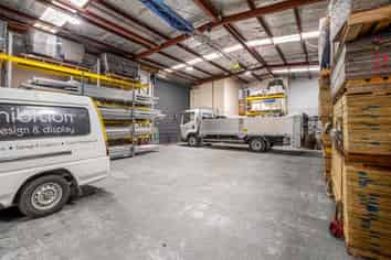 Conveniently Located Warehouse $43,000 +OPEX + GST