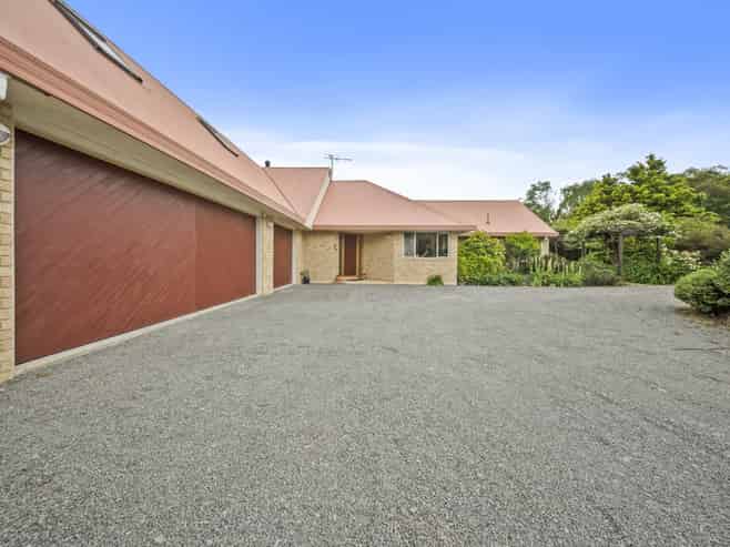 164 River Road, Lincoln