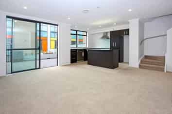 5/182 Flat Bush School Road, Flat Bush