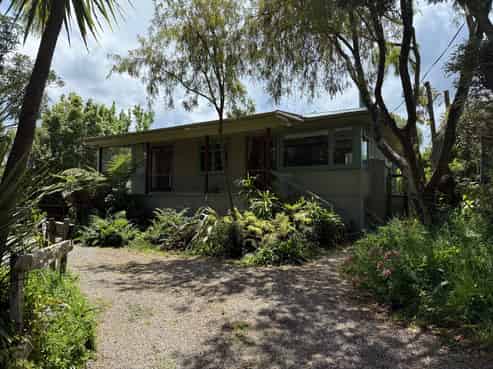 52 Kaka Street, Hilltop