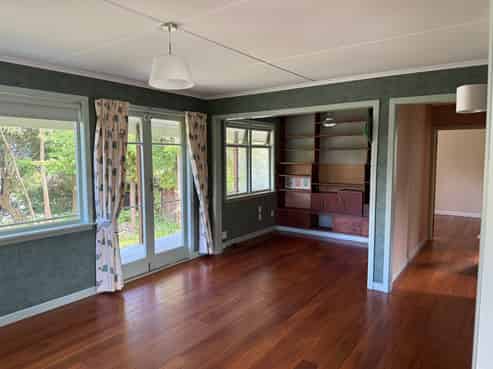 52 Kaka Street, Hilltop