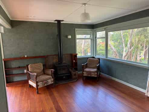 52 Kaka Street, Hilltop