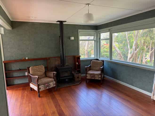 52 Kaka Street, Hilltop