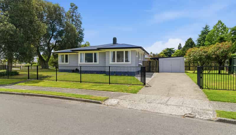 22 Clouston Crescent, Fenton Park