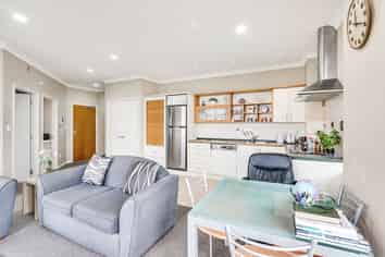 2E/11 London Street, Hamilton Central