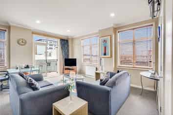 2E/11 London Street, Hamilton Central