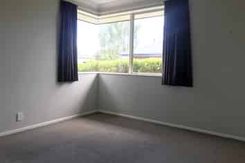 62 Barrington Drive, Huntington