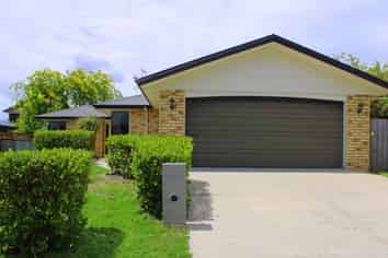 62 Barrington Drive, Huntington