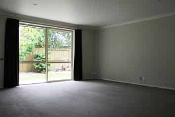 62 Barrington Drive, Huntington