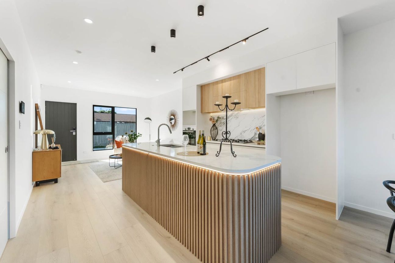 Brand-New 4 bedroom Standalone Freehold Home - Meer