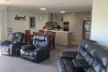 32A Larch Crescent, Alexandra