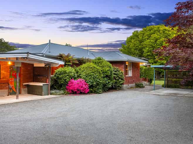 27 Island Road, Clarkville