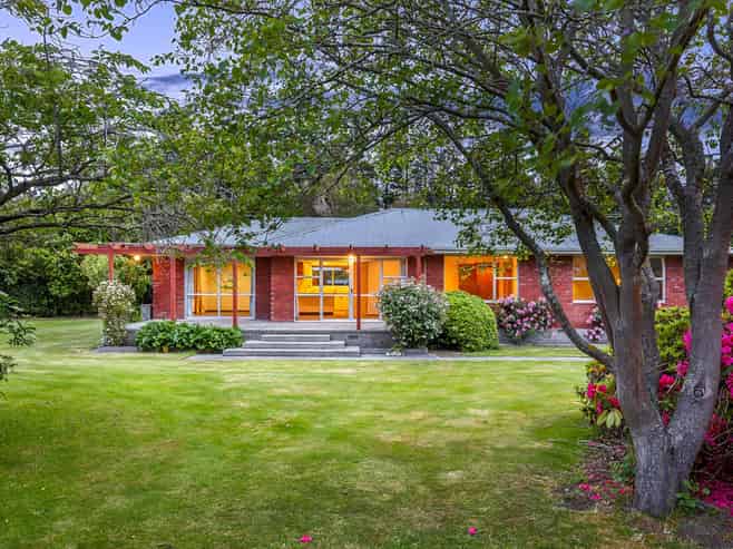 27 Island Road, Clarkville