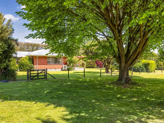 27 Island Road, Clarkville