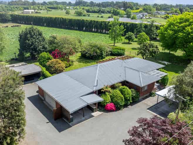 27 Island Road, Clarkville