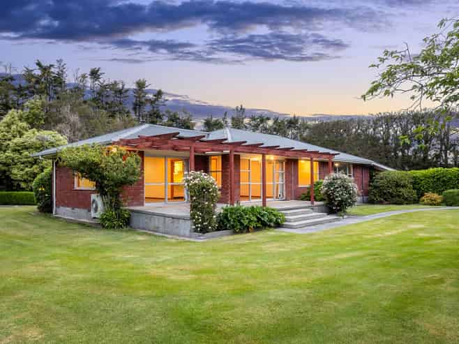 27 Island Road, Clarkville