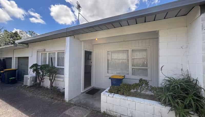 2/66 Flanshaw Road, Te Atatu South