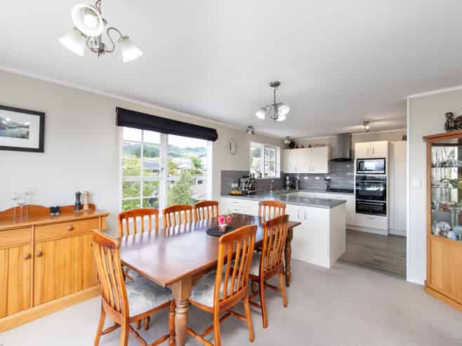 11 Tapestry Grove, Silverstream