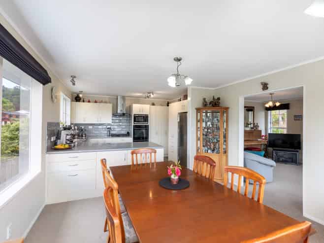 11 Tapestry Grove, Silverstream