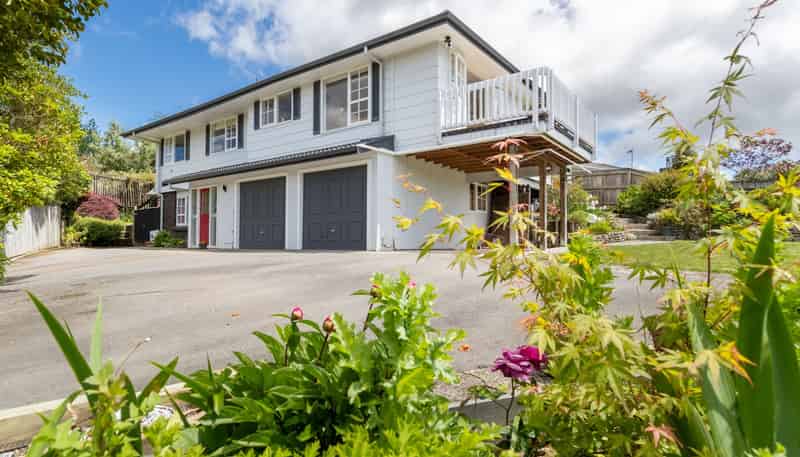 11 Tapestry Grove, Silverstream