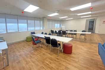 LANDMARK OFFICES AVAILABLE NOW
