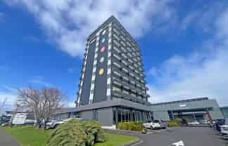 LANDMARK OFFICES AVAILABLE NOW
