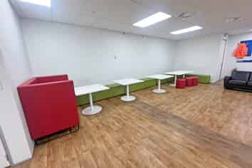 LANDMARK OFFICES AVAILABLE NOW
