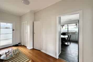 7  Marlene Avenue, Te Atatu South