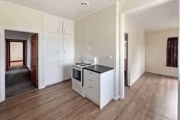 14 School Road, Woodville