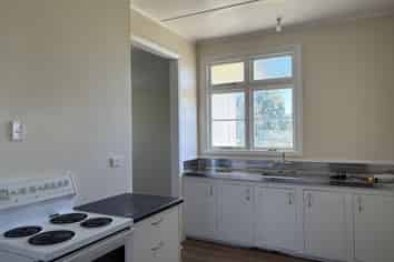 14 School Road, Woodville