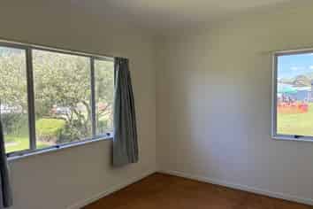 14 School Road, Woodville